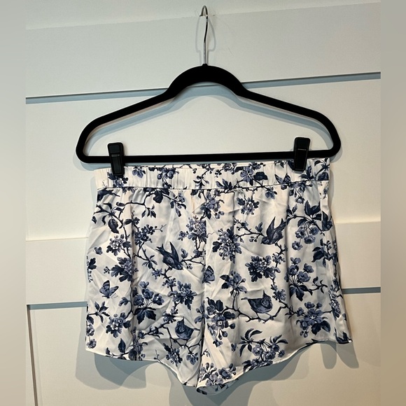 Floral print silky pajama shorts - Picture 2 of 5